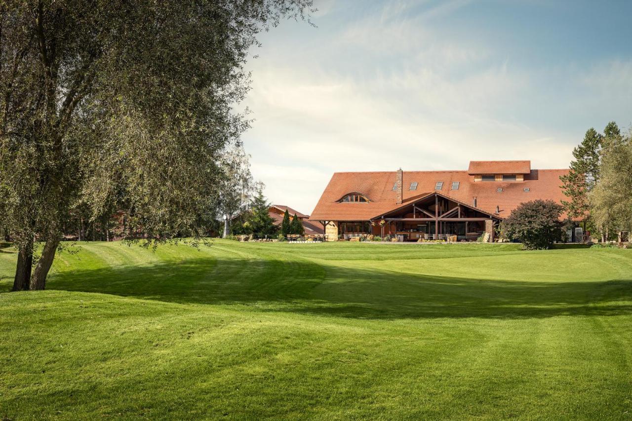 Golf&Spa Kunětická Hora Dritec Exteriér fotografie