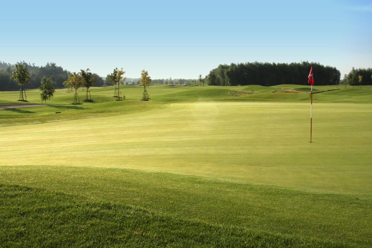 Golf&Spa Kunětická Hora Dritec Exteriér fotografie
