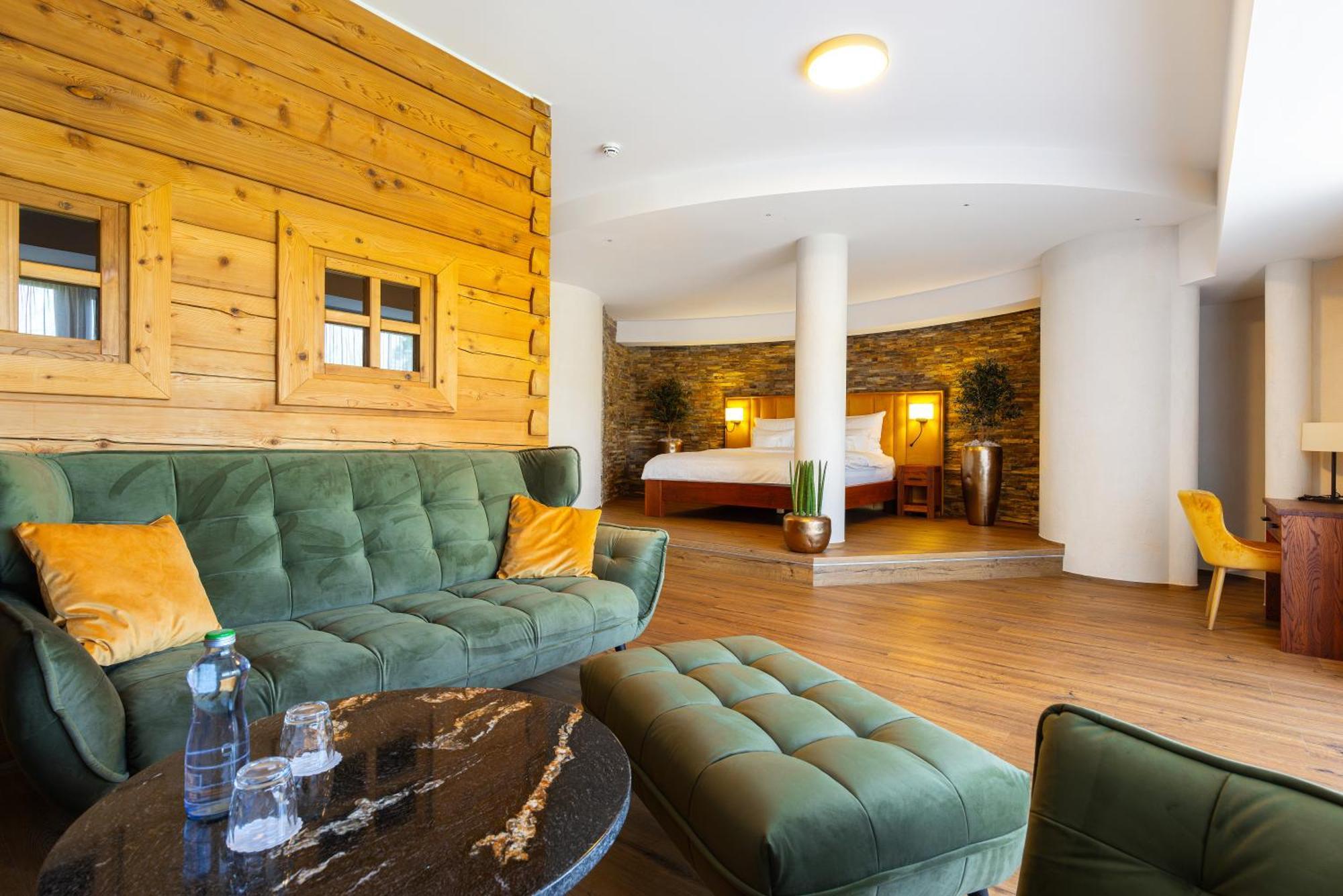 Golf&Spa Kunětická Hora Dritec Exteriér fotografie